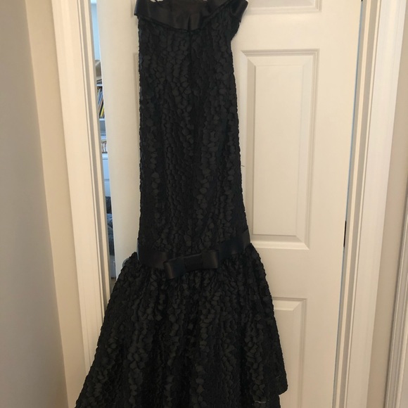 Black Wayne Clark Gown - Size 8 - Picture 6 of 6